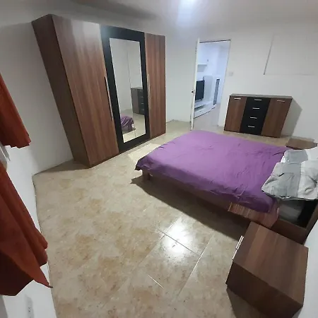Apartment Lollies Place *